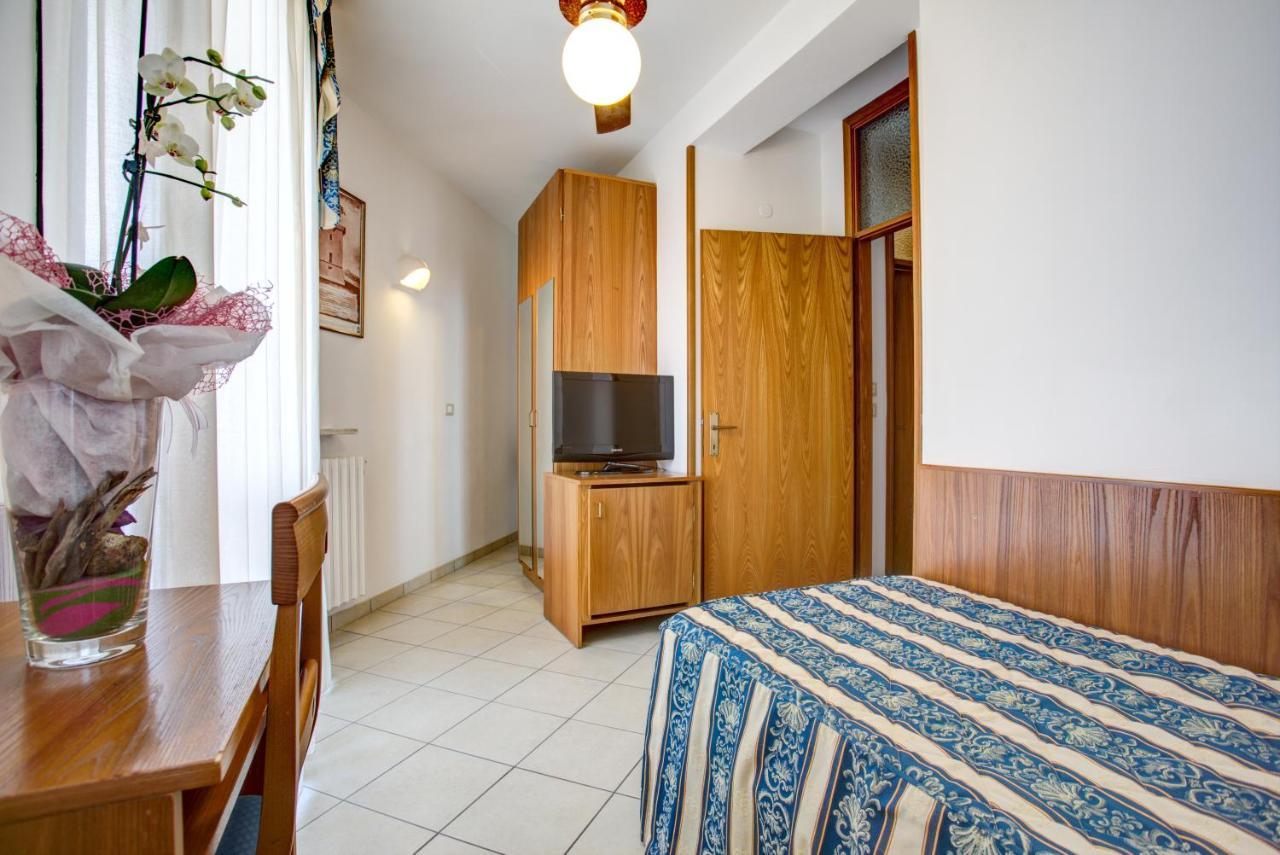 Hotel Genzianella Cervia Exterior photo