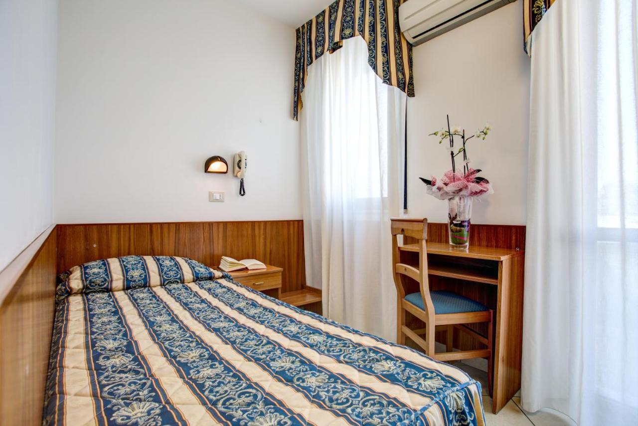 Hotel Genzianella Cervia Exterior photo