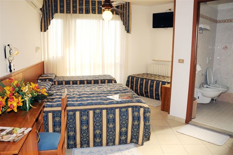 Hotel Genzianella Cervia Exterior photo